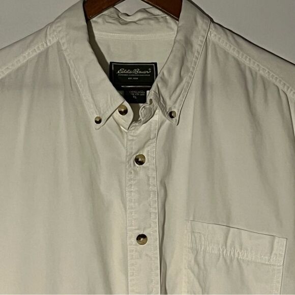 Men's Eddie Bauer Cream Short Sleeve Button Down Shirt - Picture 3 of 7